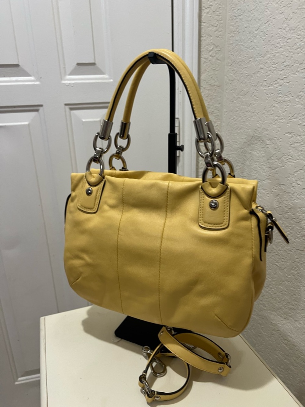Coach Yellow Leather Shoulder Satchel with Removable Strap - Picture 2 of 8